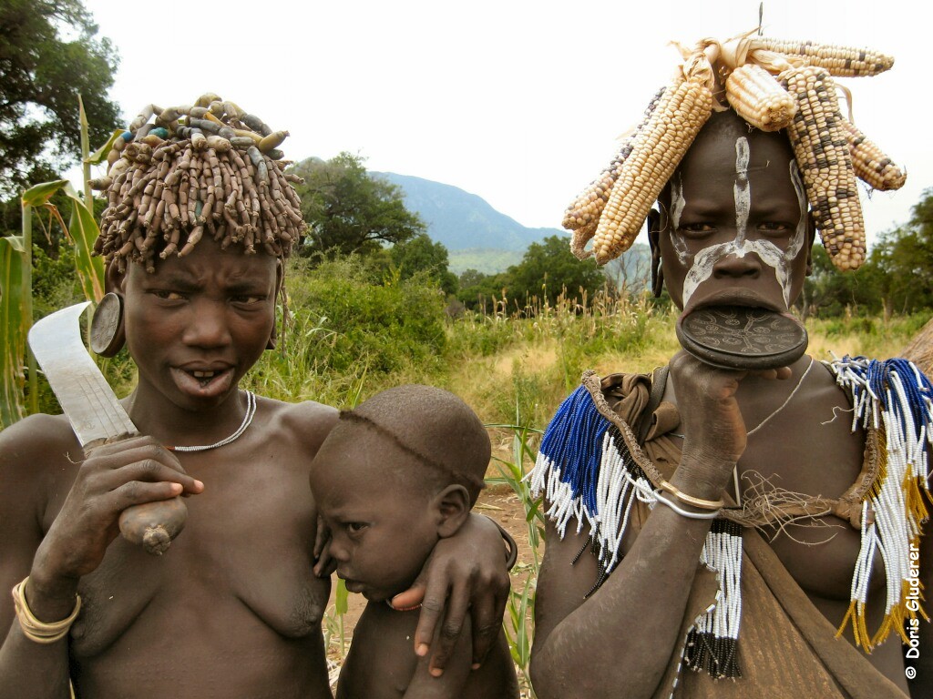 MursiWomans&Baby_Ethiopia